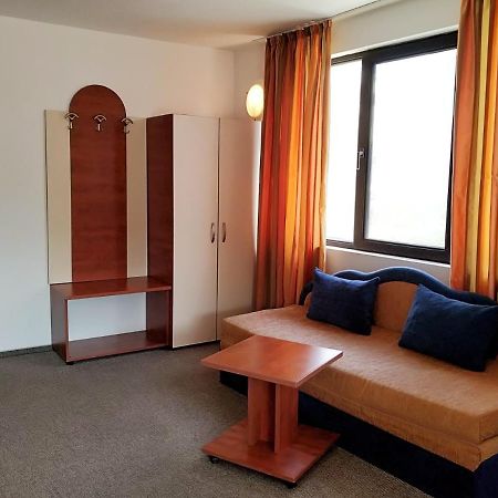 Family Hotel Rainbow Свети Влас Екстериор снимка