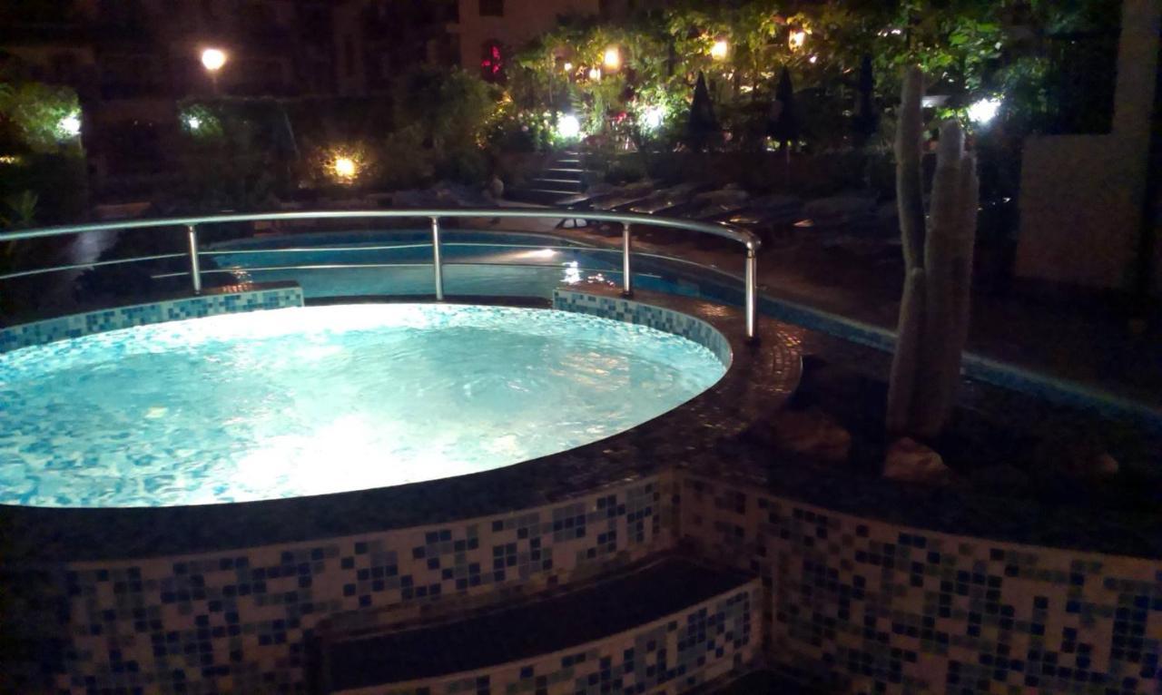 Family Hotel Rainbow Свети Влас Екстериор снимка