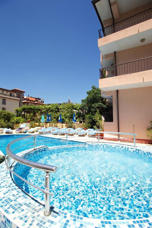 Family Hotel Rainbow Свети Влас Екстериор снимка