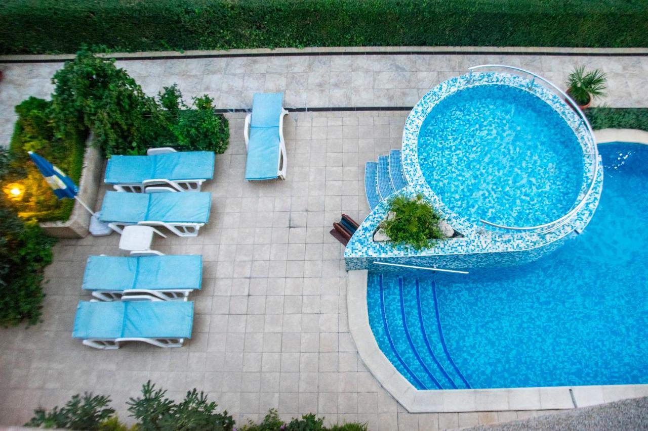 Family Hotel Rainbow Свети Влас Екстериор снимка