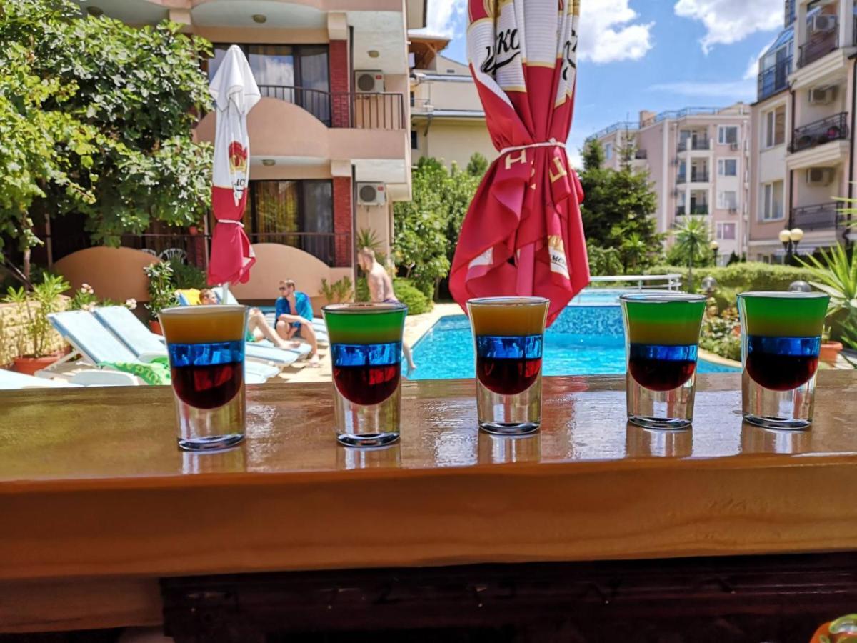 Family Hotel Rainbow Свети Влас Екстериор снимка