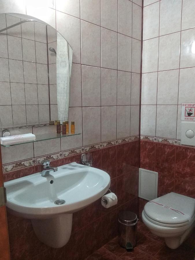 Family Hotel Rainbow Свети Влас Екстериор снимка