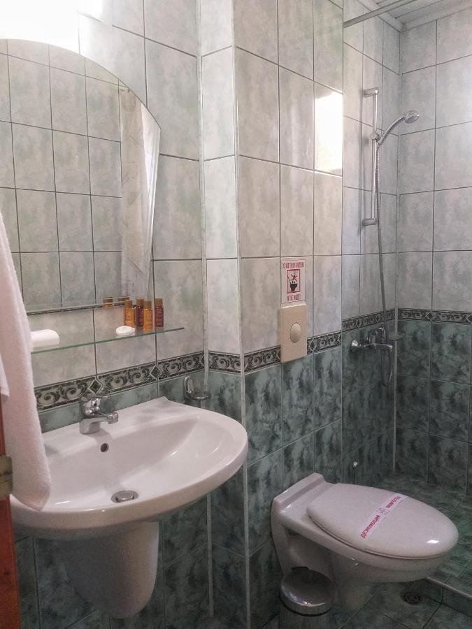 Family Hotel Rainbow Свети Влас Екстериор снимка