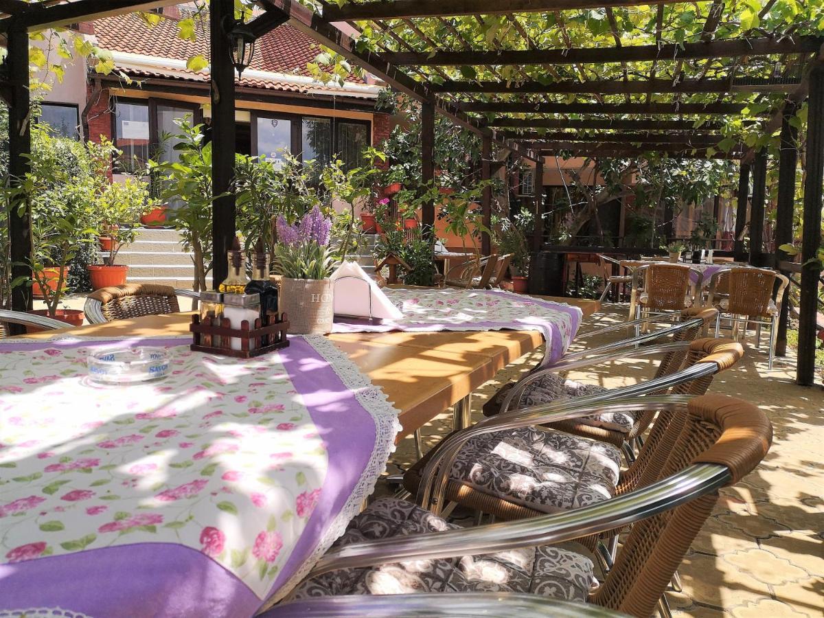 Family Hotel Rainbow Свети Влас Екстериор снимка