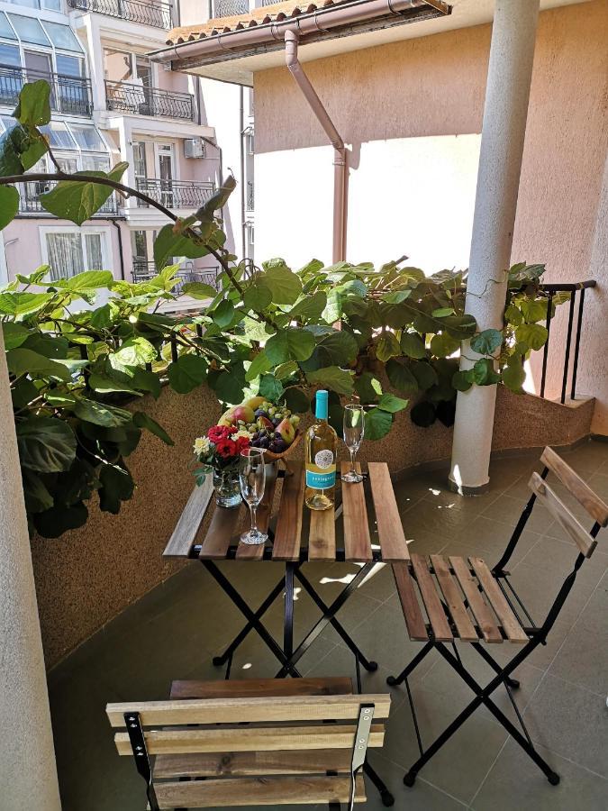 Family Hotel Rainbow Свети Влас Екстериор снимка